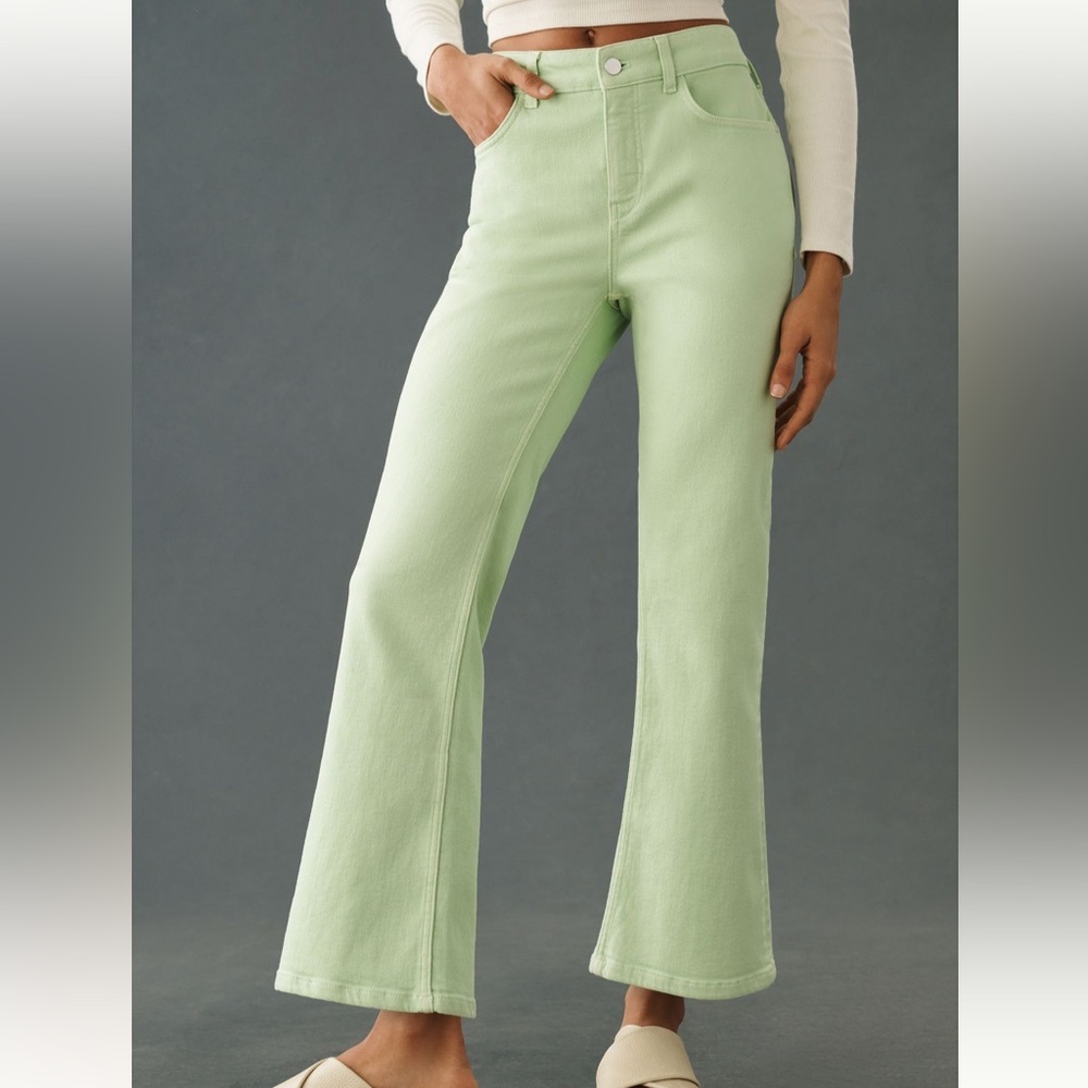 NWOT The Yaya Mid-Rise Crop Flare Jeans by Pilcro in Soft Aloe Green